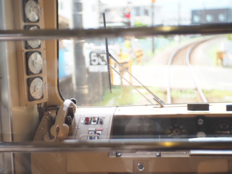 大雄山線の運転席