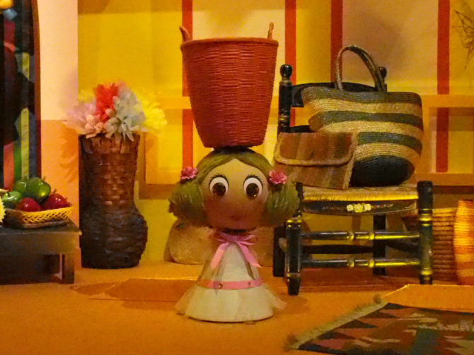 イッツ・ア・スモールワールド レイア姫！？